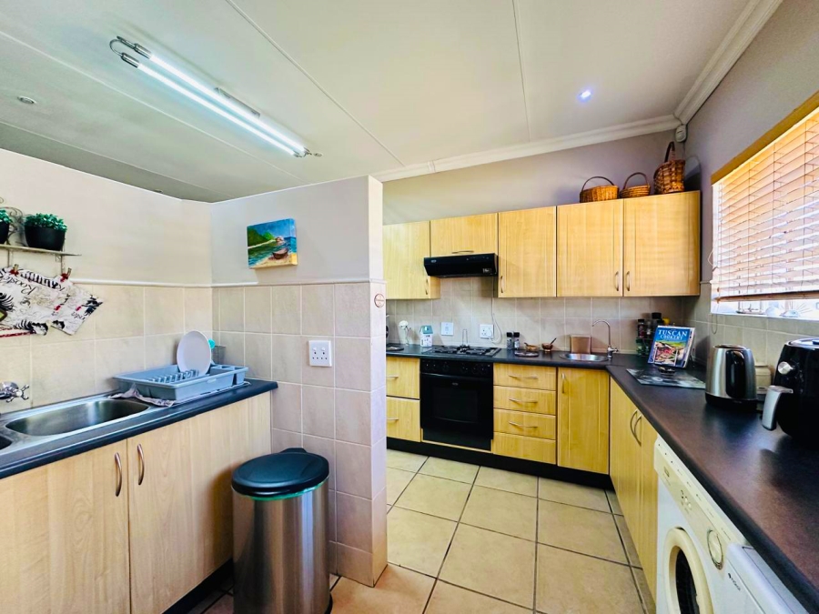 3 Bedroom Property for Sale in Kannoniers Park North West